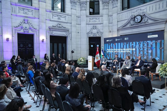 El empleo juvenil sigue rezagado y expertos advierten que el país debe actuar antes de que se cierre la ventana del bono demográfico para generar trabajo formal y mejorar la productividad.