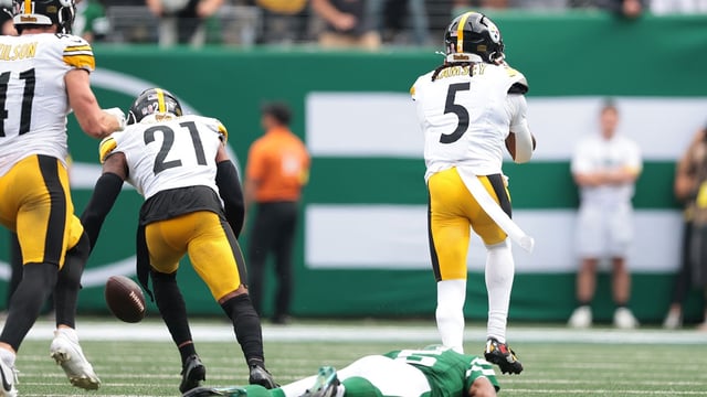 Sep 7, 2025; East Rutherford, New Jersey, USA; Pittsburgh Steelers cornerback Jalen Ramsey (5) reacts after breaking up a pass intended for New York Jets wide receiver Garrett Wilson (5) during the fourth quarter at MetLife Stadium. Mandatory Credit: Vincent Carchietta-Imagn Images