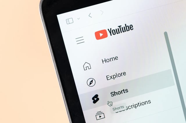 YouTube accepte de verser 22 millions de dollars pour solder un contentieux avec Donald Trump.