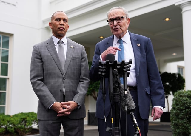 Senate Minority Leader Chuck Schumer, D-N.Y., right, and House Minority Leader Hakeem Jeffries, D-N.Y., speak to members of the media outside the West Wing at the White House in Washington, Monday, Sept. 29, 2025, in Washington. (AP Photo/Evan Vucci)