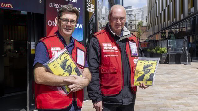 Andy Burnham sells the Big Issue with vendor Colin at HOME in Manchester. Image: Rebecca Lupton