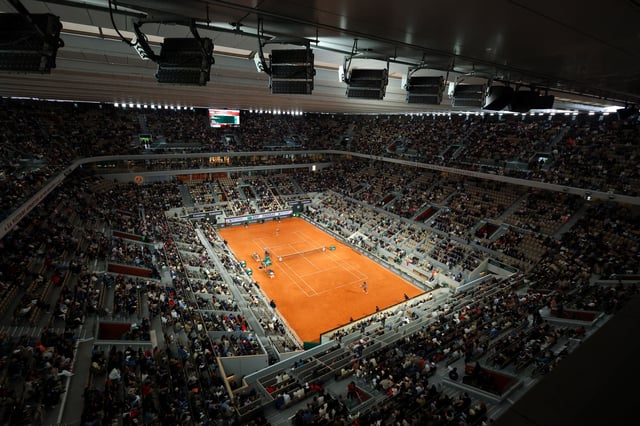 Tennis - French Open - Roland Garros, Paris, France - June 5, 2025 General view inside the stadium during the semi final match between France's Lois Boisson and Coco Gauff of the U.S. REUTERS/Denis Balibouse