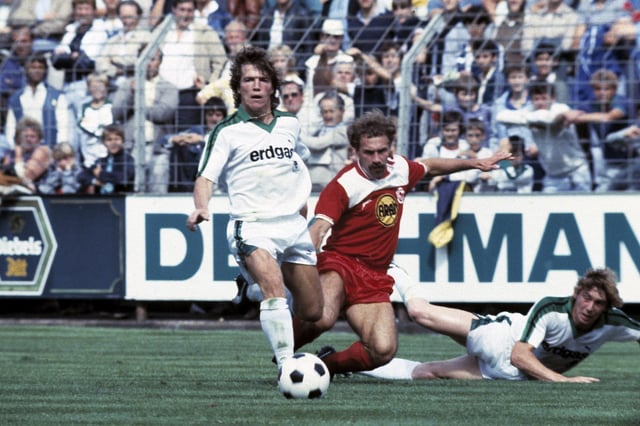 Gladbachs Antreiber: Lothar Matthäus (l.) spielte von 1979 bis 1984 für die Borussia. Hier behauptet er sich gegen den Düsseldorfer Peter Löhr
