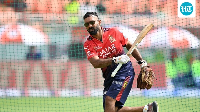 Dinesh Karthik replaced Sri Lankan wicketkeeper batter Kusal Mendis