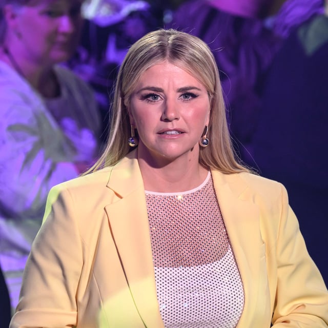 Schlagerstar Beatrice Egli packt über ihren bitteren Karrierebeginn aus.