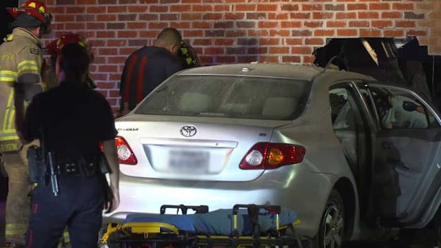Police chase in South Houston ends with driver crashing into tattoo shop