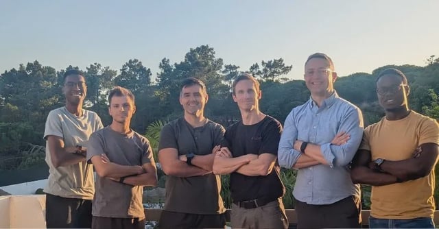 Lunos AI's platform uses AI accounts receivable technology to predict payment dates and automate collections for businesses.