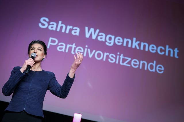Nach 35 Jahren Deutscher Einheit hat das BSW ein 100-Milliarden-Euro-Programm für die Infrastruktur der westdeutschen Bundesländer gefordert. "Innenstädte und auch die Infrastruktur im ländlichen Raum wurden in den letzten 35 Jahren im Westen vielerorts vernachlässigt", beklagt das BSW.