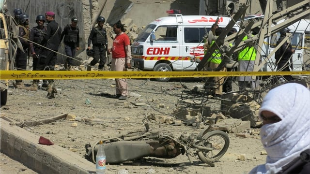 Por el momento, ningún grupo ha reivindicado la autoría del ataque, que ha obligado a las autoridades sanitarias de la provincia a declarar la emergencia en todos los hospitales de Quetta.