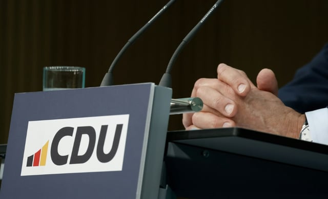 Die Berliner CDU hat einer Gerichtsentscheidung zufolge Spenden eines Immobilienunternehmers in Höhe von 800.000 Euro annehmen dürfen. Es liege kein Verstoß gegen das Parteiengesetz vor, entschied das Verwaltungsgericht in der Bundeshauptstadt.