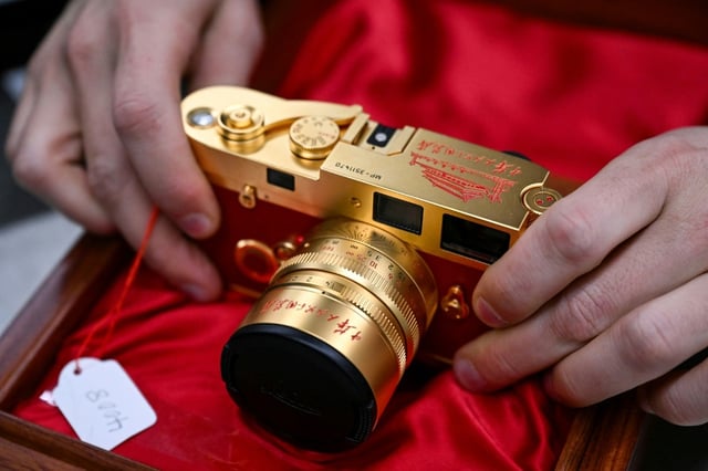 Der Kamerahersteller Leica, der in diesem Jahr das 100-jährige Jubiläum der Markteinführung der weltweit ersten Kleinbildkamera feiert, hat einen neuen Umsatzrekord vermeldet.