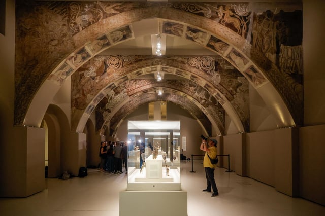 Las pinturas murales de Sijena siguen en la sala dedicada al románico en el MNAC.