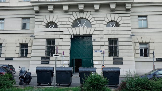 Jetzt hat sich die nächste Minderjährige wegen Missbrauchs bei der Polizei gemeldet.