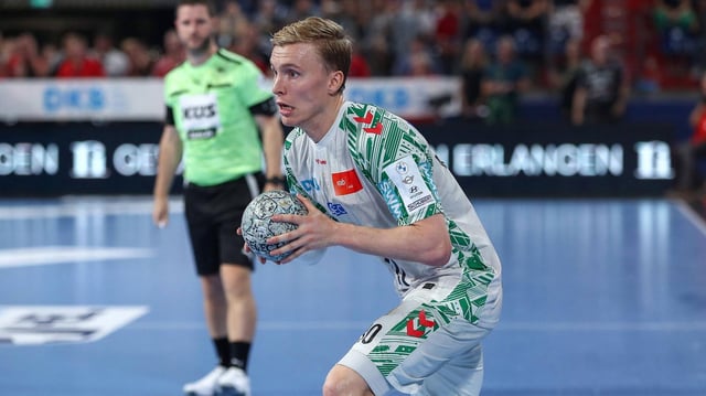  v.l. Gisli Thorgeir Kristjansson Magdeburg, 10 am Ball.