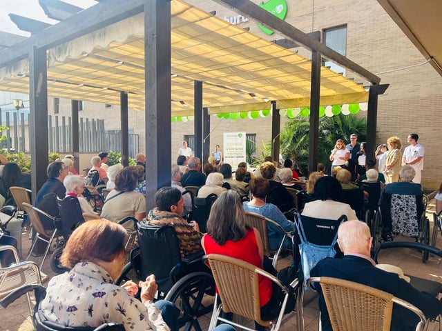 Celebración del Día del Mayor en el centro DomusVi Micaela Aramburu de Cádiz.