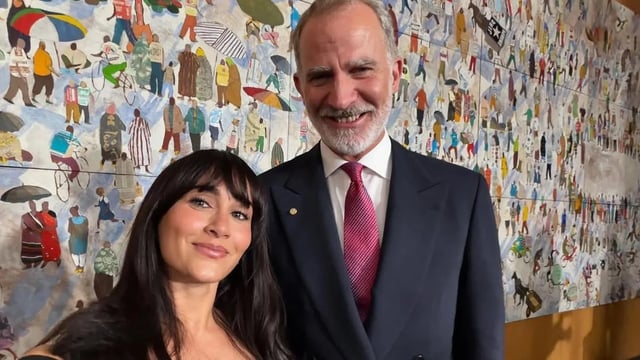 Aitana se tomó una selfie con el rey Felipe y bromeó en redes sociales.