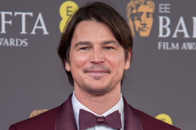 El actor Josh Hartnett es hospitalizado tras accidente de auto en Canadá | Cuenta de X: @CoveredGeekly