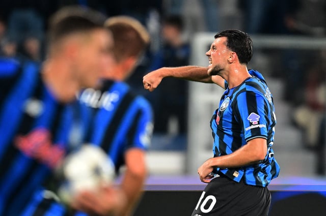 Soccer Football - UEFA Champions League - Atalanta v Club Brugge - Gewiss Stadium, Bergamo, Italy - September 30, 2025 Atalanta's Lazar Samardzic celebrates scoring their first goal REUTERS/Daniele Mascolo
