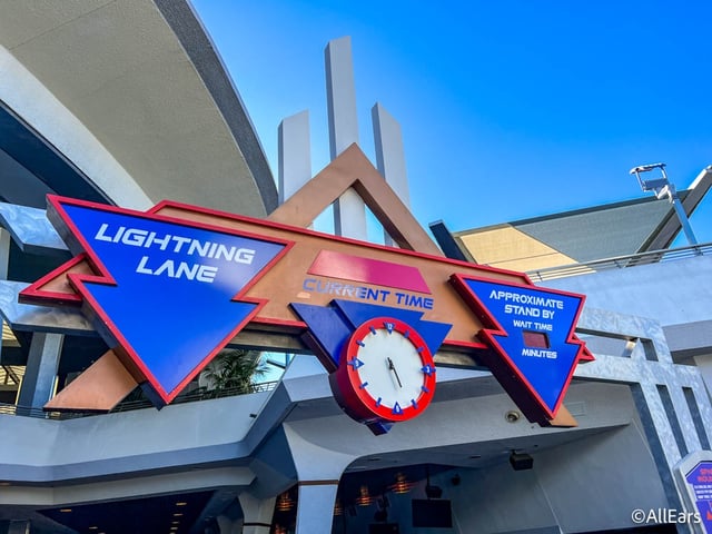 Lightning Lane in Disneyland