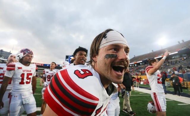 Utah Utes wide receiver Ryan Davis (9) celebrate after defeating West Virginia Mountaineers, Saturday, Sept, 27, 2025, in Morgantown, W.Va.