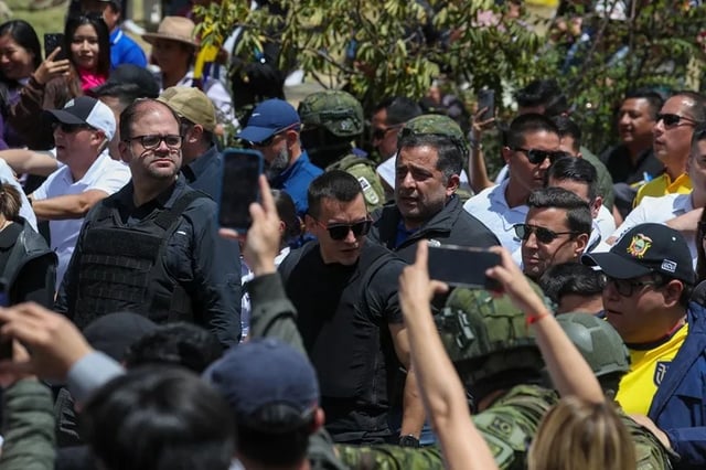 Fotografía de archivo del presidente de Ecuador, Daniel Noboa, en una movilización este martes, en Quito (Ecuador). Foto: EFE/ José Jácome