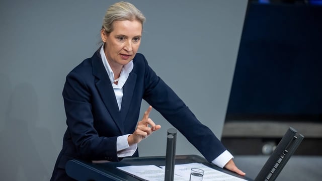 AfD liegt im neuen Trendbarometer drei Prozentpunkte vor der Union.