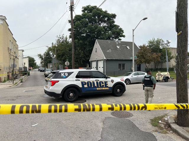 Officers responded to the 3700 block of 5th Street in Brooklyn for a reported shooting Wednesday afternoon. There, they found a 35-year-old man suffering from multiple gunshot wounds. He was taken to a nearby hospital, where he was pronounced dead. (Mat Schumer/Staff)