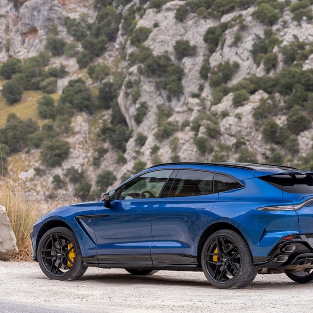 Aston Martin DBX S