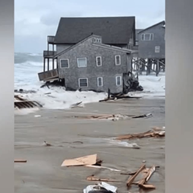 VIDEO: North Carolina home crashes into ocean amid hurricanes (Screenshot from video courtesy of CNN Newsource via Steve Gwin)