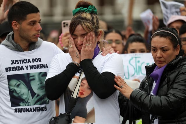 Paula Fabero, la mère de Brenda del Castillo, l’une des trois femmes tuées dans ce qui est qualifié comme un triple «narco-féminicide», à Buenos Aires, le 27 septembre 2025.