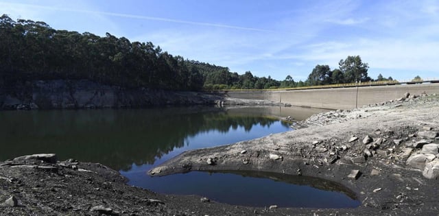 El embalse de Baíña, ayer, al 31,53% de su capacidad.