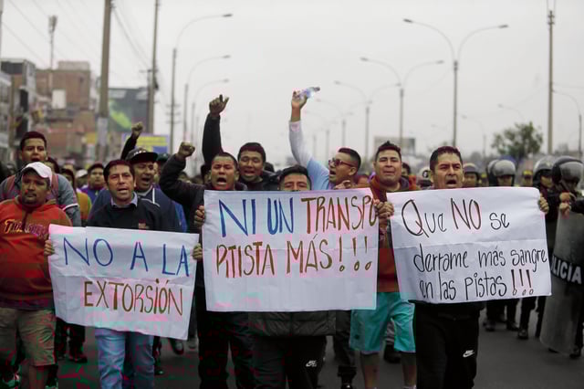El Ejecutivo y el Congreso no están enfrentando como se debe el problema de las extorsiones en el transporte.