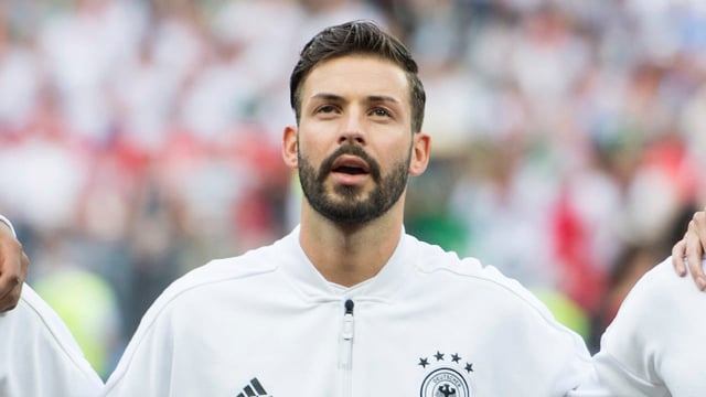 Vor knapp einem Jahr beendete er seine Fußballer-Karriere. Jetzt ist er wieder im TV zu sehen.