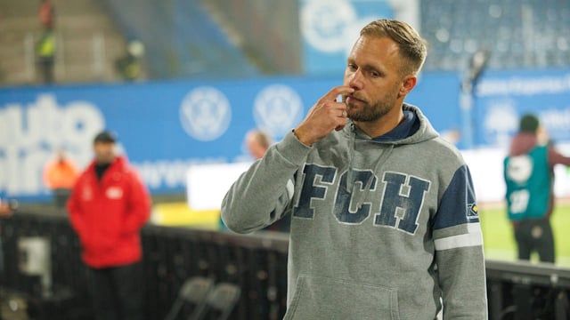 Hansa steckt nach dem 1:3 gegen Cottbus in der Krise, die Trainer-Zukunft ist ungewiss.