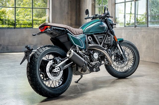 It is the only variant to come with a lower handlebar, bar-end mirrors and wire-spoke wheels