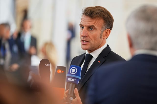 Frankreichs Präsident Emmanuel Macron hat vor der Ausbreitung "der russischen Geheimarmee in unseren Demokratien" gewarnt.