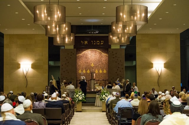 Congregation Emanu El in Redlands, celebrates Yom Kippur, the holiest day of the year in which those of the Jewish faith feel closest to God. Friday, September 29, 2017. (Photos by Frank Perez)