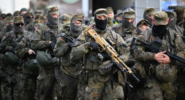 Die Entlassung eines Bundeswehrsoldaten wegen Verweigerung der Coronaimpfung hat das Bundesverwaltungsgericht in Leipzig beschäftigt. Der Hauptfeldwebel wehrte sich gegen eine entsprechende Entscheidung des Truppendienstgerichts Nord.