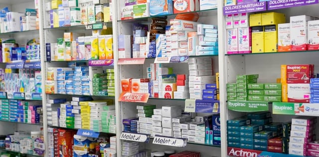 Imagen ilustrativa. Medicamentos en farmacia.
