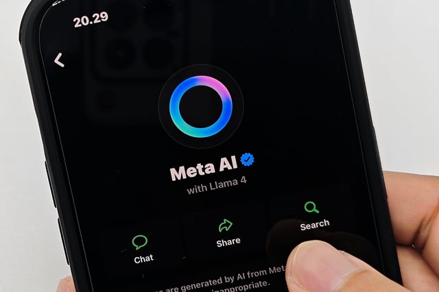 Meta comenzará a notificar a sus usuarios que ahora usará las interacciones con su IA para configurar el algoritmo que define el contenido y los aviso que verá cada persona
