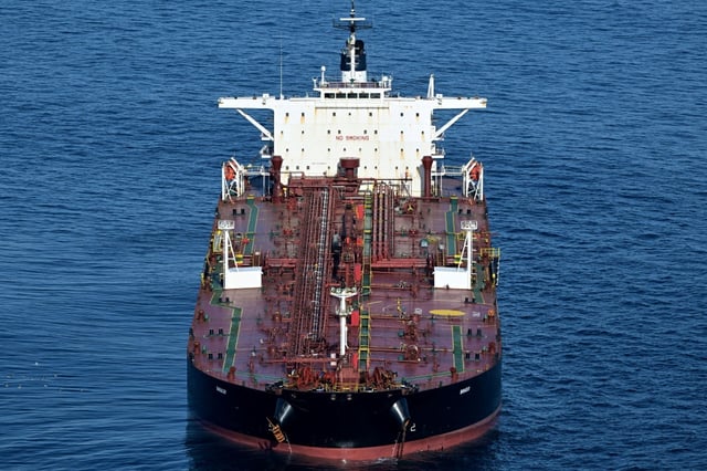 Des soldats français à bord d'un pétrolier de la flotte fantôme russe, au large de Saint-Nazaire; le 1er octobre 2025
