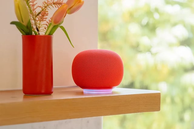 Uno de los nuevos parlantes conectados de Google; ya no habla el Asistente de Google, sino la IA Gemini
