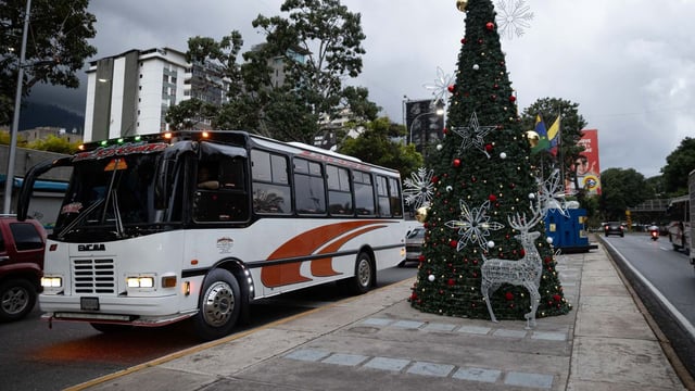 Es octubre y ya hay festejos de Navidad en Venezuela