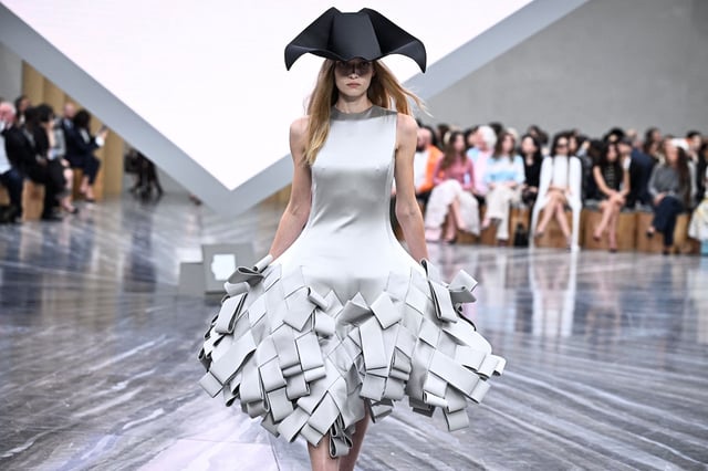 Jonathan Anderson Dior SS26 womenswear debut
