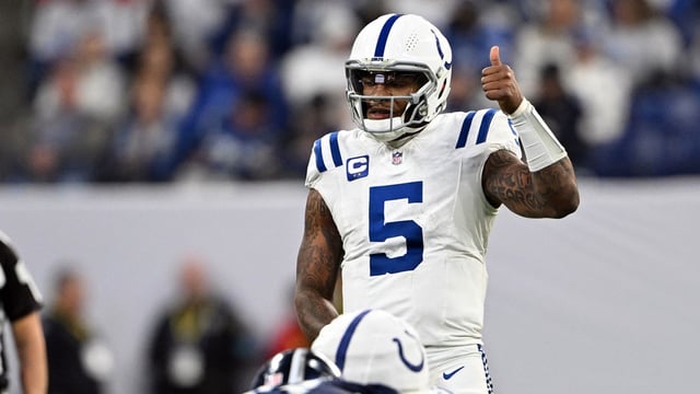 Dec 22, 2024; Indianapolis, Indiana, USA; Indianapolis Colts quarterback Anthony Richardson (5) gives a thumbs up before the snap during the second half against the Tennessee Titans at Lucas Oil Stadium. Mandatory Credit: Marc Lebryk-Imagn Images