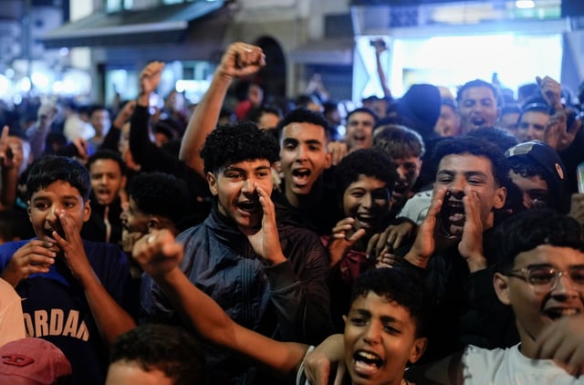 Los jóvenes participan en protestas contra la corrupción pidiendo reformas en la educación y la salud, en Rabat, Marruecos, el martes 30 de septiembre de 2025
