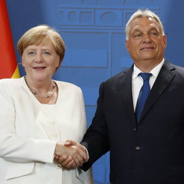Angela Merkel und Viktor Orbán bei einem früheren Treffen 2019 in Sopron. Damals nahmen die deutsche Kanzlerin und der ungarische Regierungschef an den Feierlichkeiten zum 30. Jahrestag des Paneuropäischen Picknicks teil.