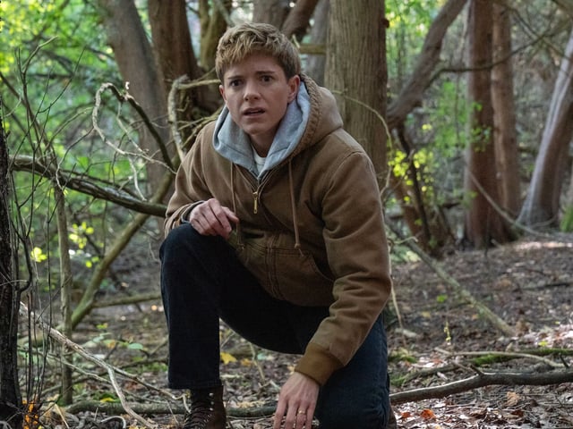 Mae Martin as Alex Dempsey in episode 107 of Wayward.
