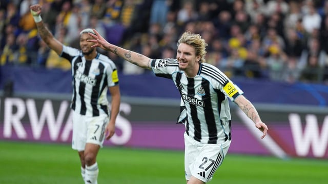 Nick Woltemade (r.) jubelt über seinen Führungstreffer im Spiel gegen Union Saint-Gilloise 