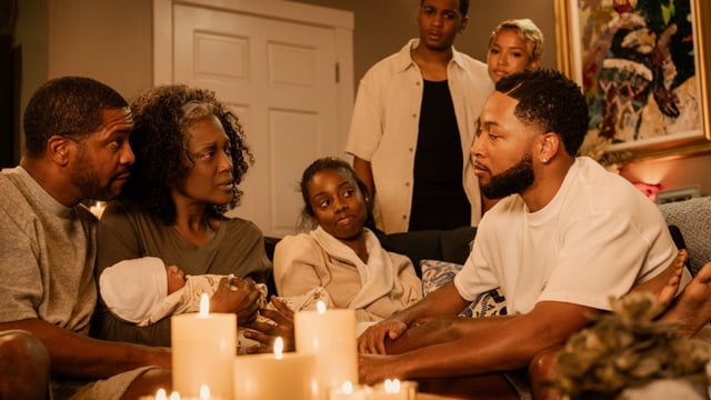 (L-R): Rolando Boyce as Darnell, Yolonda Ross as Jada, Birgundi Baker as Kiesha, Jacob Latimore as Emmett, Brett Gray as Damien and Karrueche Tran as Zuri in The Chi, Season 7, episode 12, streaming on Paramount+, 2025. Photo Credit: Sandy Morris/ Paramount+ with SHOWTIME